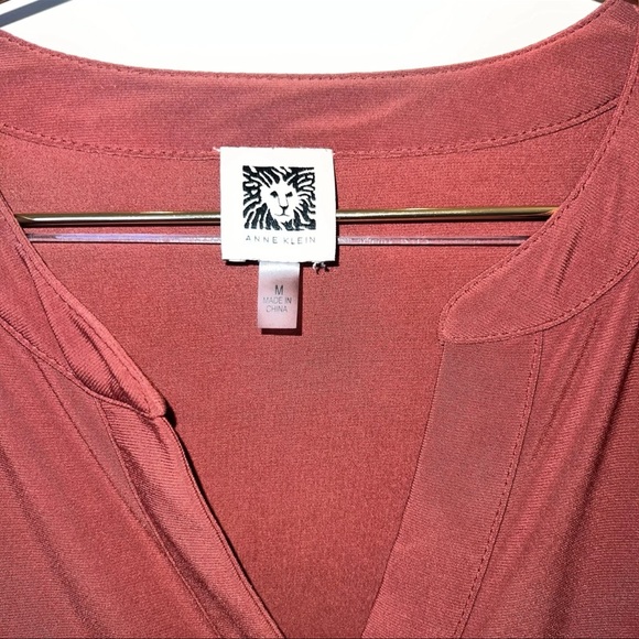 Anne Klein Rust Roll Tab Sleeve Blouse Size M Career Work Top - Picture 5 of 7
